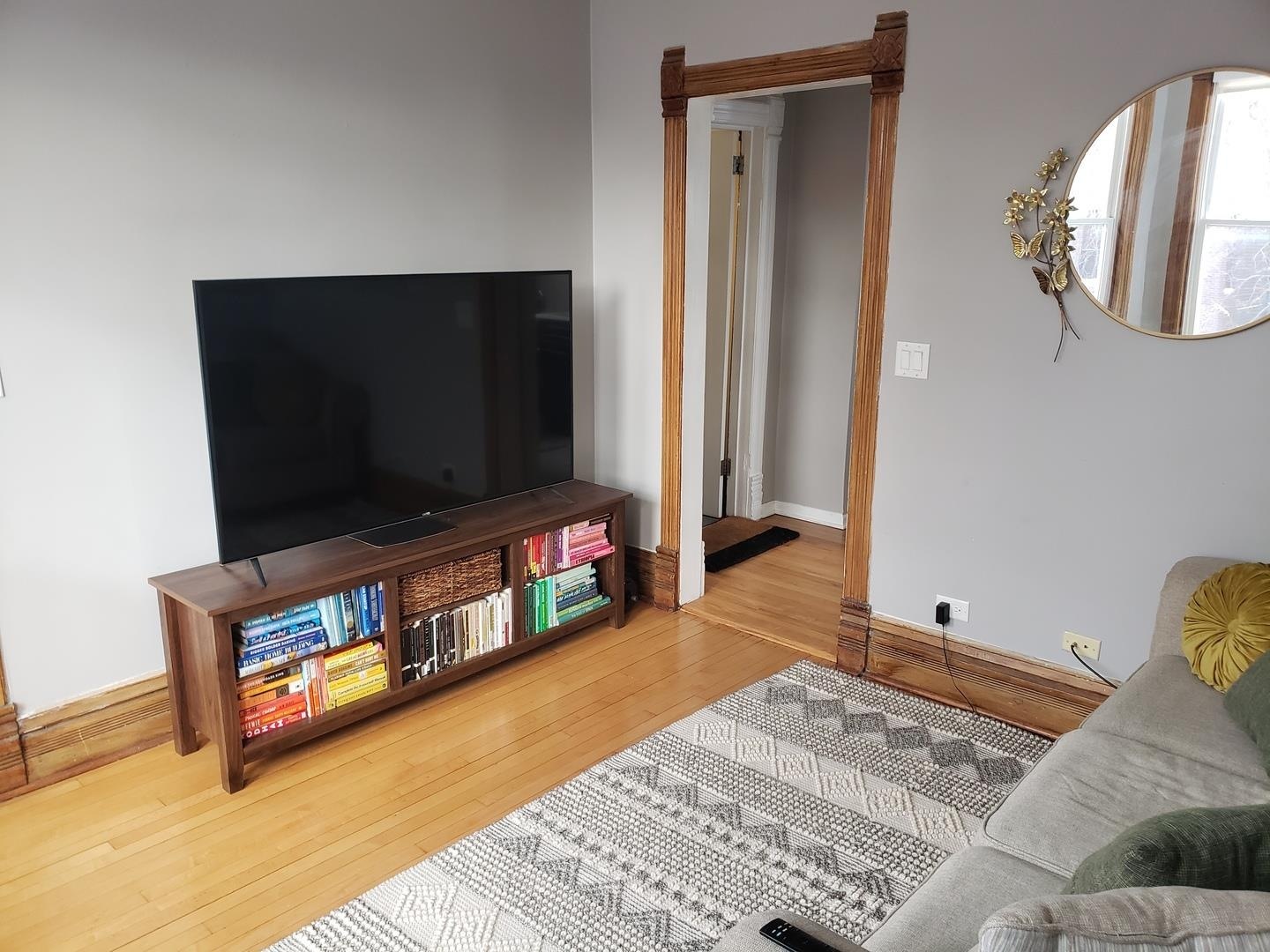 1236 W Oakdale Avenue 2F