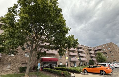 Photo of 1460 Fairlane Drive #106, Schaumburg, IL 60193 (MLS # 12455428)