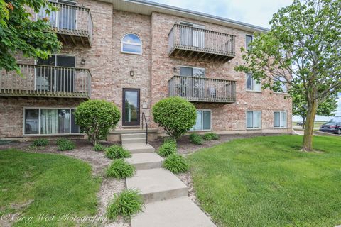 Photo of 575 N Strack Street #103, Cortland, IL 60112 (MLS # 12650192)