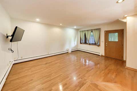 Tiny photo for 4049 Grandview Avenue, Gurnee, IL 60031 (MLS # 12724627)