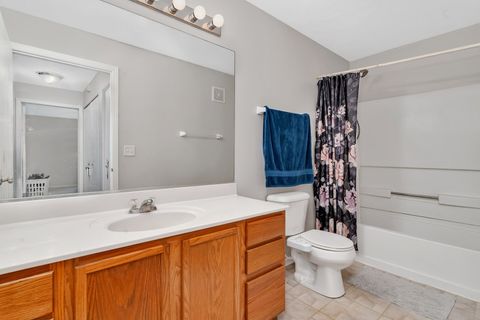 Tiny photo for 1303 Silverstone Drive #1303, Carpentersville, IL 60110 (MLS # 12518816)