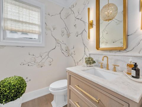 Tiny photo for 5425 Central Avenue, Western Springs, IL 60558 (MLS # 12556438)