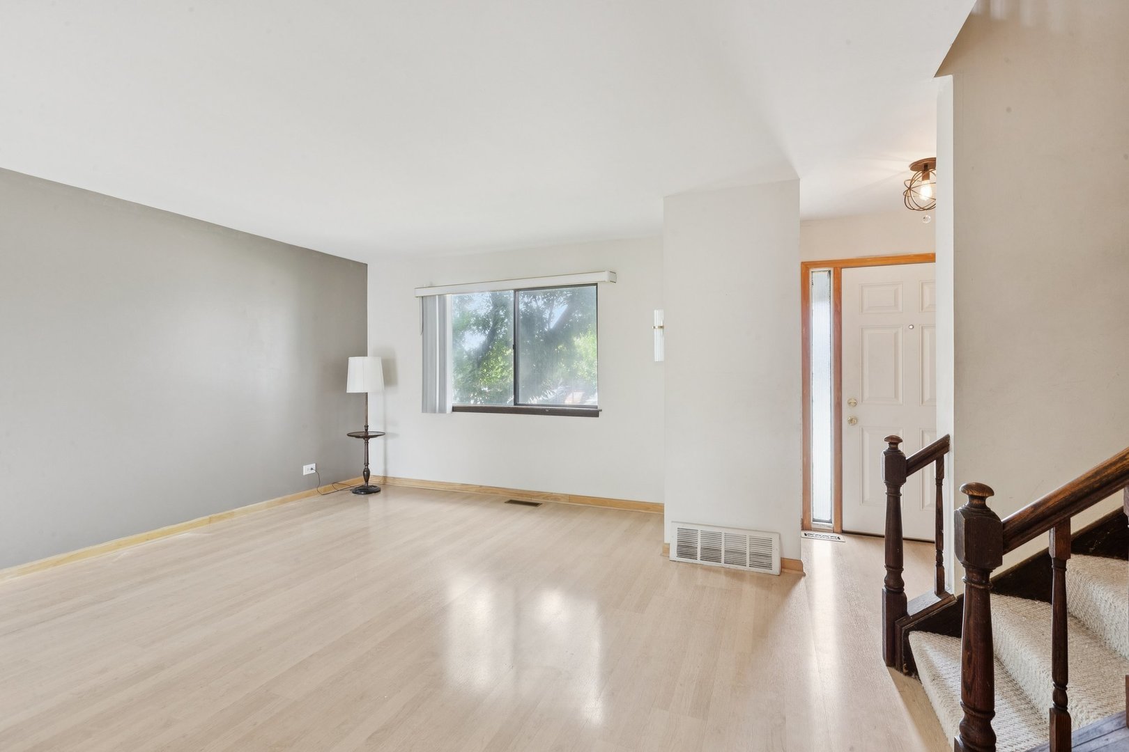 1702 Lakeview Drive