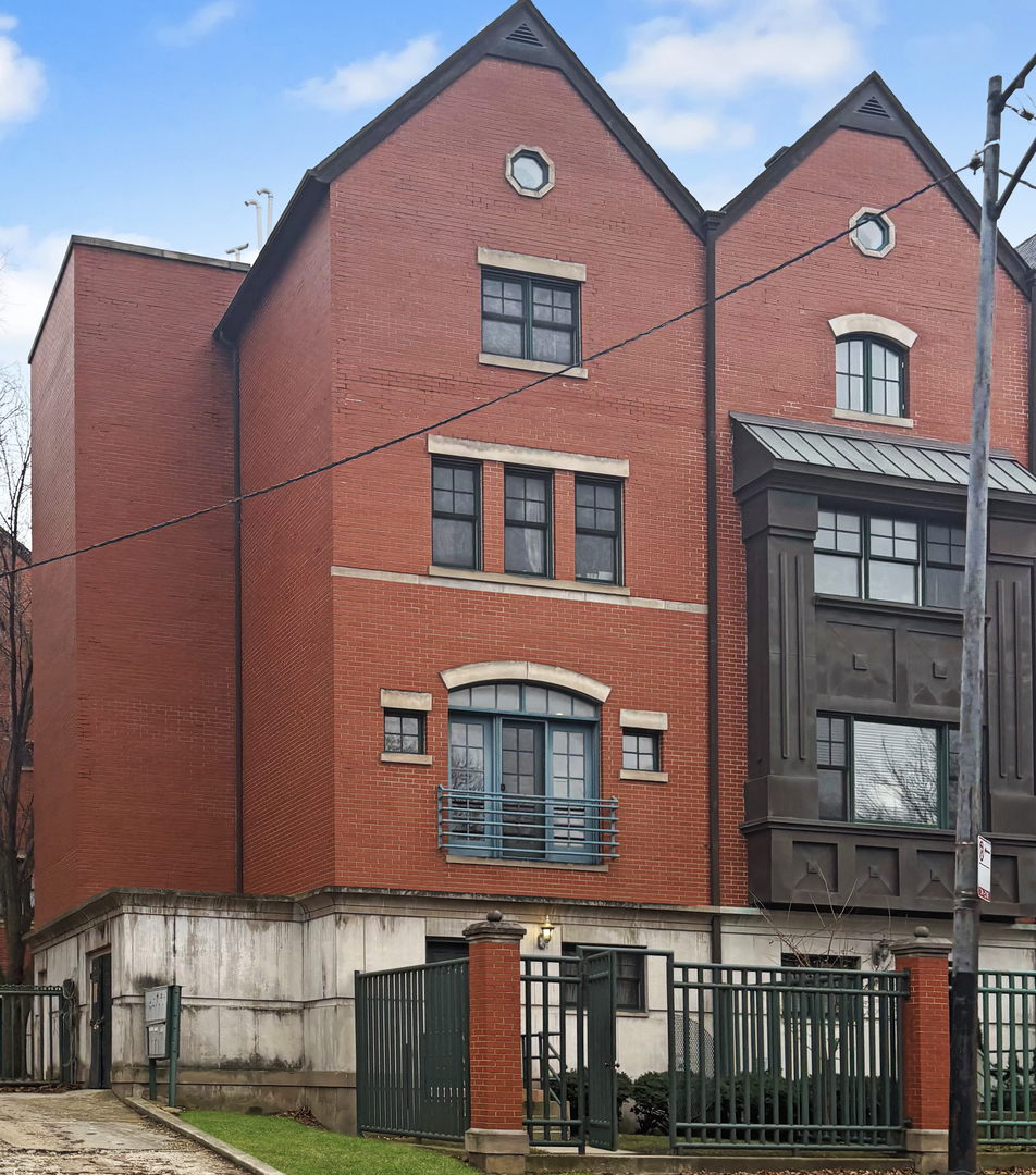 4323 W Peterson Avenue