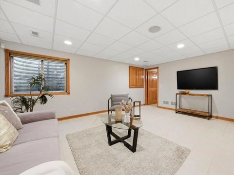 Tiny photo for Westchester, IL 60154 (MLS # 12634490)