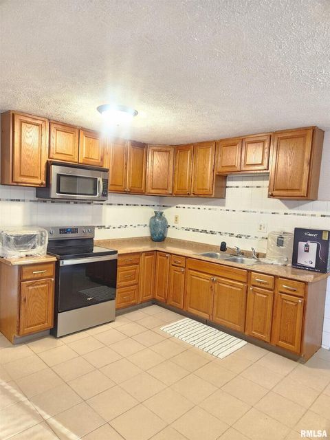 Tiny photo for 112 N Parrish Lane, Carbondale, IL 62901 (MLS # EB459912)