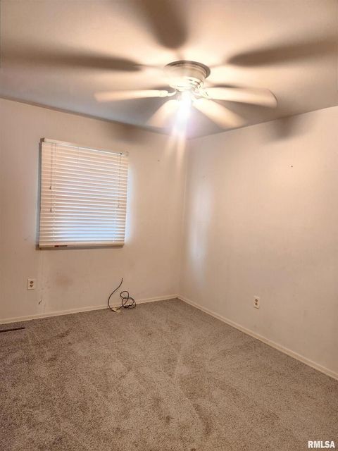 Tiny photo for 112 N Parrish Lane, Carbondale, IL 62901 (MLS # EB459912)