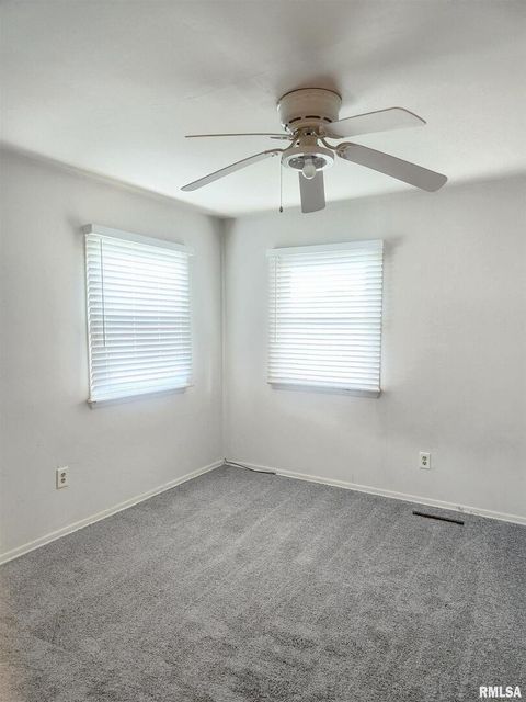 Tiny photo for 112 N Parrish Lane, Carbondale, IL 62901 (MLS # EB459912)