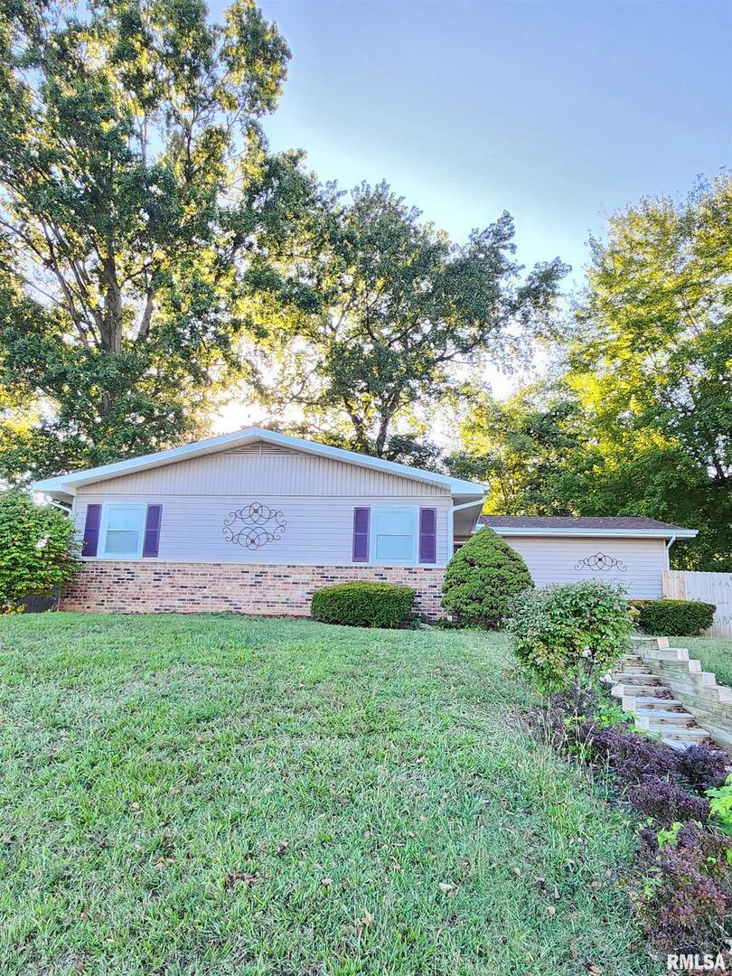 112 N Parrish Lane
