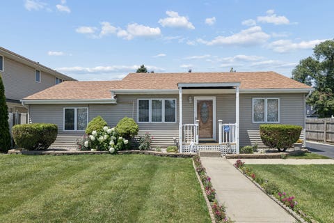 Photo of 9822 Marion Avenue, Oak Lawn, IL 60453 (MLS # 12698438)