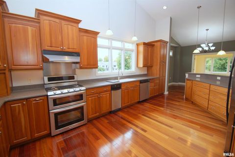 Tiny photo for 5529 Baraboo Court, Davenport, IA 52804 (MLS # QC4267691)