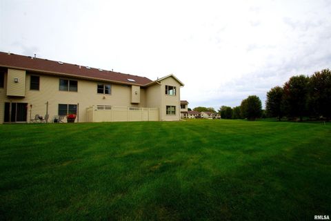 Tiny photo for 5529 Baraboo Court, Davenport, IA 52804 (MLS # QC4267691)