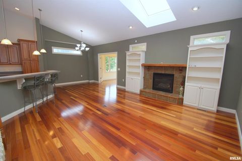 Tiny photo for 5529 Baraboo Court, Davenport, IA 52804 (MLS # QC4267691)