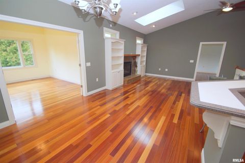 Tiny photo for 5529 Baraboo Court, Davenport, IA 52804 (MLS # QC4267691)