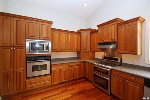 Tiny photo for 5529 Baraboo Court, Davenport, IA 52804 (MLS # QC4267691)