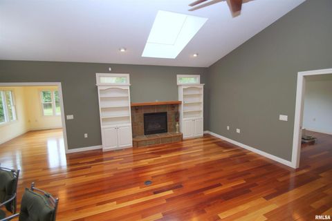 Tiny photo for 5529 Baraboo Court, Davenport, IA 52804 (MLS # QC4267691)