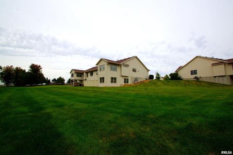 Tiny photo for 5529 Baraboo Court, Davenport, IA 52804 (MLS # QC4267691)