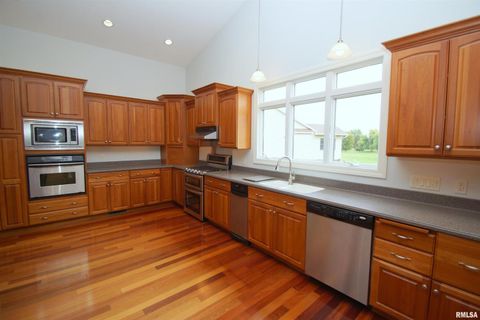 Tiny photo for 5529 Baraboo Court, Davenport, IA 52804 (MLS # QC4267691)