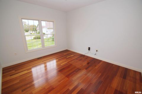 Tiny photo for 5529 Baraboo Court, Davenport, IA 52804 (MLS # QC4267691)