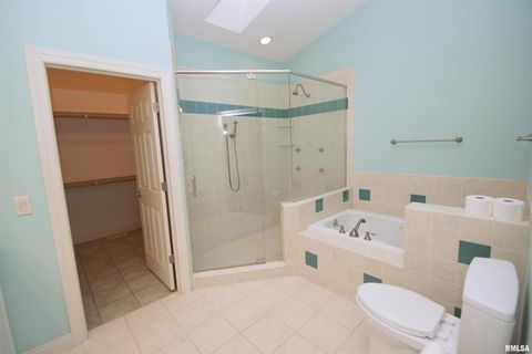 Tiny photo for 5529 Baraboo Court, Davenport, IA 52804 (MLS # QC4267691)