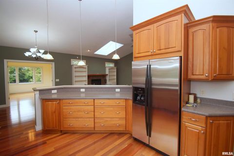 Tiny photo for 5529 Baraboo Court, Davenport, IA 52804 (MLS # QC4267691)