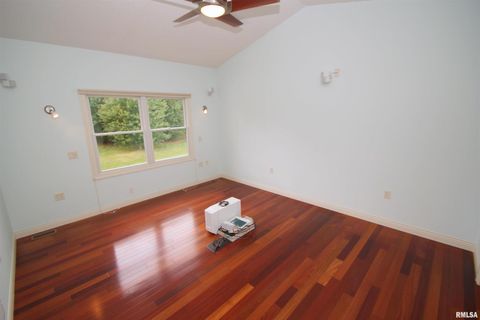 Tiny photo for 5529 Baraboo Court, Davenport, IA 52804 (MLS # QC4267691)