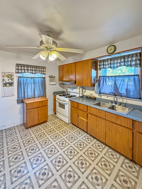 Tiny photo for 2212 123rd Place, Blue Island, IL 60406 (MLS # 12491412)