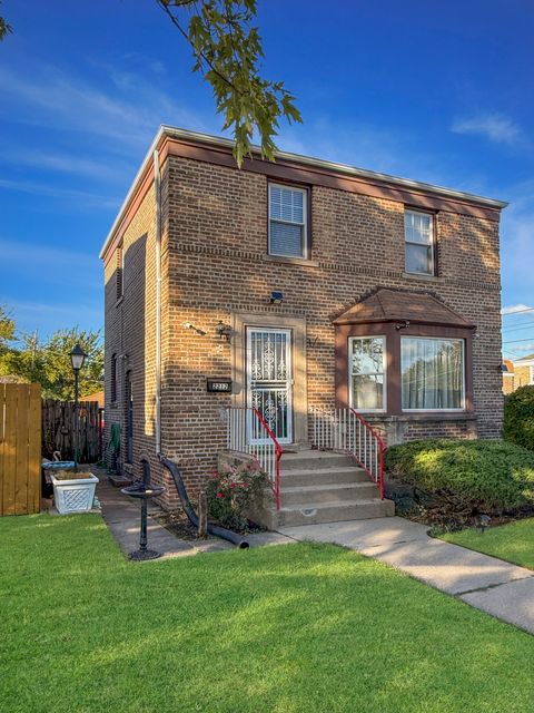 Photo of 2212 123rd Place, Blue Island, IL 60406 (MLS # 12491412) Photo of 2212 123rd Place, Blue Island, IL 60406 (MLS # 12491412)