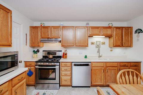Tiny photo for 1401 Plum Court #D, Mount Prospect, IL 60056 (MLS # 12508193)