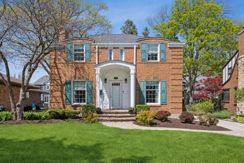 Photo of 349 E Ridge Avenue, Elmhurst, IL 60126 (MLS # 12632808)