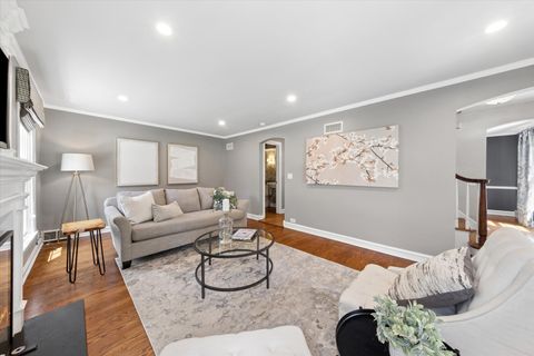 Tiny photo for 349 E Ridge Avenue, Elmhurst, IL 60126 (MLS # 12632808)