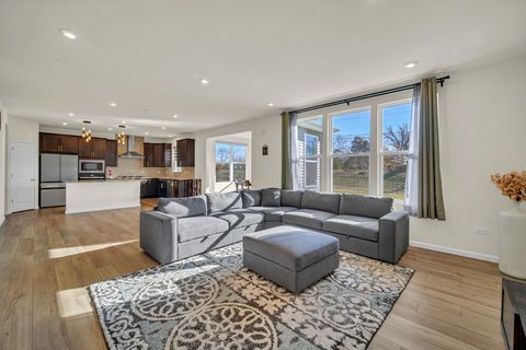 Tiny photo for 1007 Kessler Drive, Mundelein, IL 60060 (MLS # 12509789)