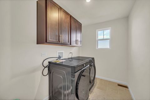 Tiny photo for 1007 Kessler Drive, Mundelein, IL 60060 (MLS # 12509789)