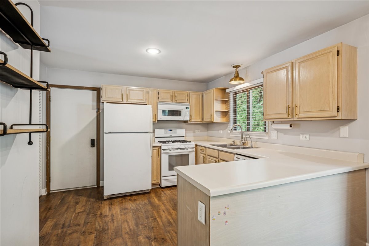 706 S Carriage Hill Road