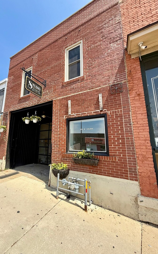 205 W Galena Boulevard