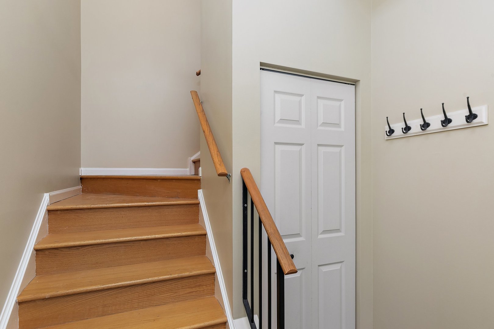 240 CAMEL BEND Court 0