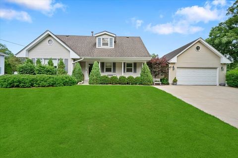 Photo of 6N477 Salina Avenue, St. Charles, IL 60174 (MLS # 12673341)