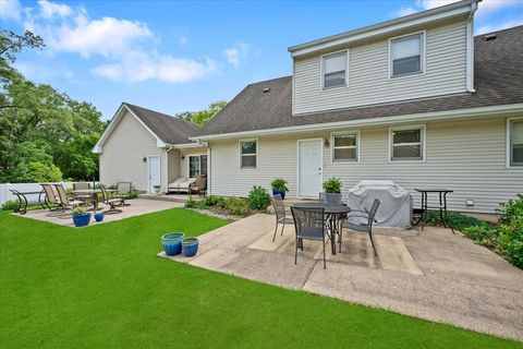 Tiny photo for 6N477 Salina Avenue, St. Charles, IL 60174 (MLS # 12673341)