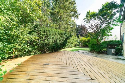 Tiny photo for 887 Saybrook Lane, Buffalo Grove, IL 60089 (MLS # 12503433)