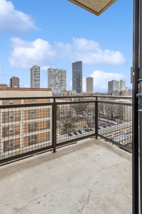 Tiny photo for 1122 W Catalpa Avenue #705, Chicago, IL 60640 (MLS # 12371318)
