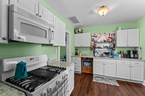 Tiny photo for 1616 25th Avenue, Moline, IL 61265 (MLS # 12689199)