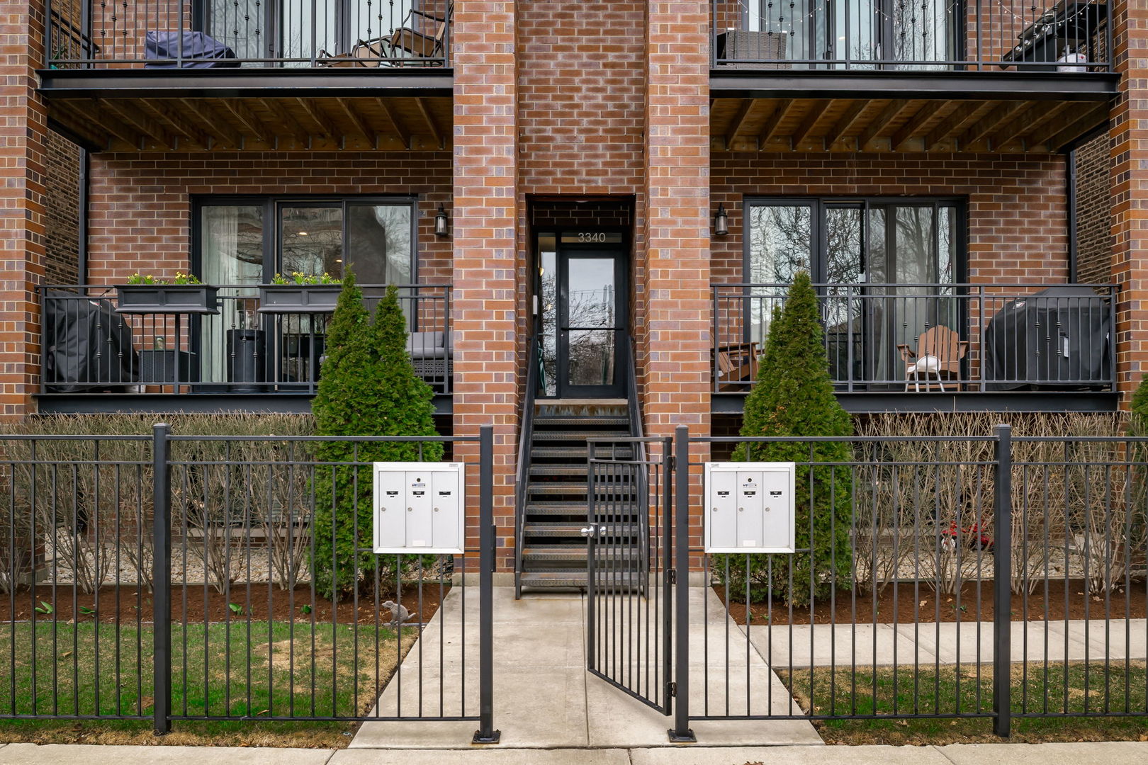 3340 N LAWNDALE Avenue 1S