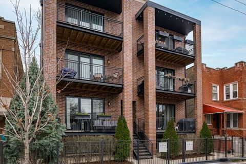 Photo of 3340 N LAWNDALE Avenue #1S, Chicago, IL 60618 (MLS # 12604888)