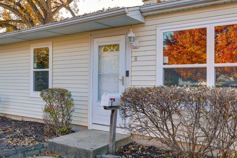 Tiny photo for 8 Timber Trail, Streamwood, IL 60107 (MLS # 12514355)