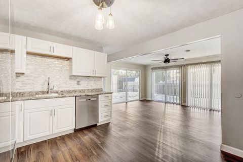 Tiny photo for 8 Timber Trail, Streamwood, IL 60107 (MLS # 12514355)