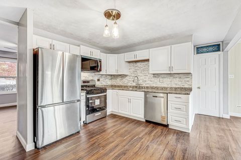 Tiny photo for 8 Timber Trail, Streamwood, IL 60107 (MLS # 12514355)