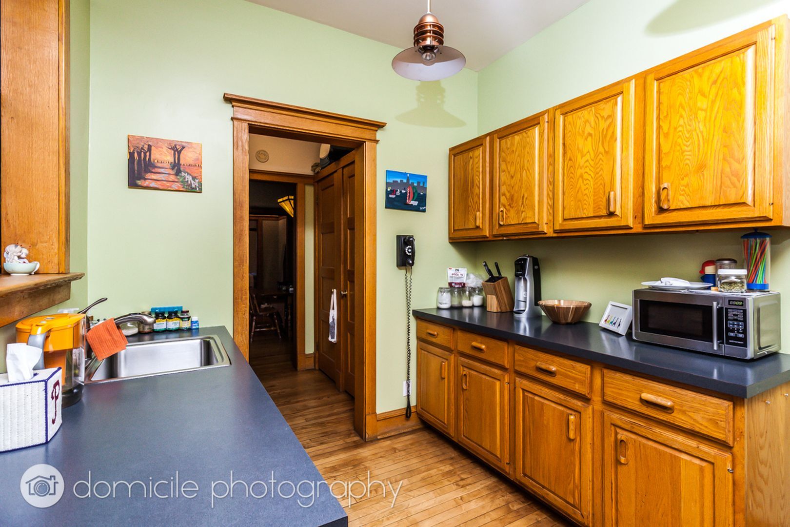 3747 N Pine Grove Avenue 1