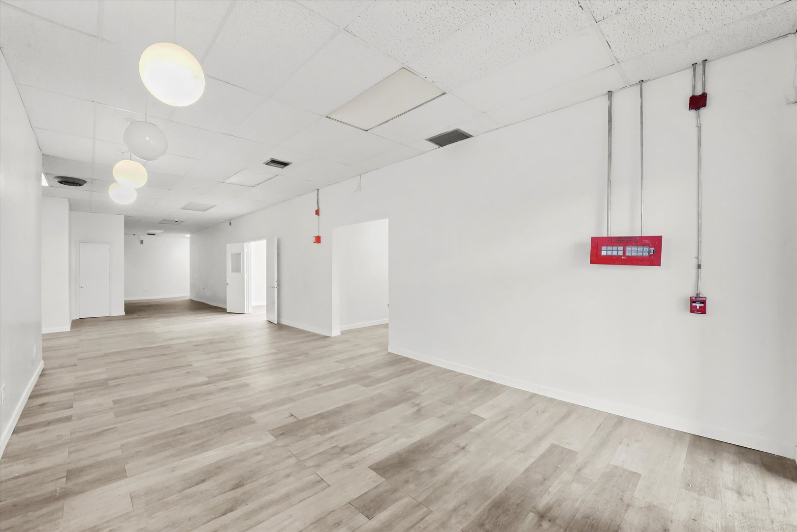 5352 W Chicago Avenue