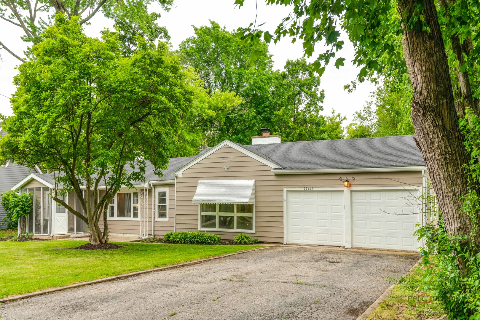 25462 W Arcade Drive S