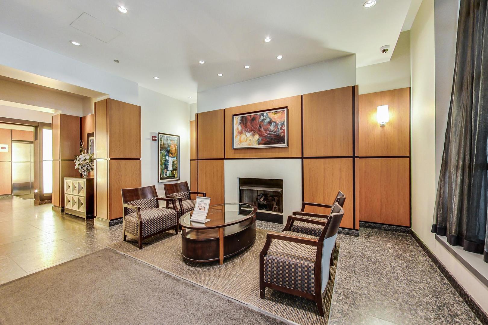 160 E Illinois Street 1005